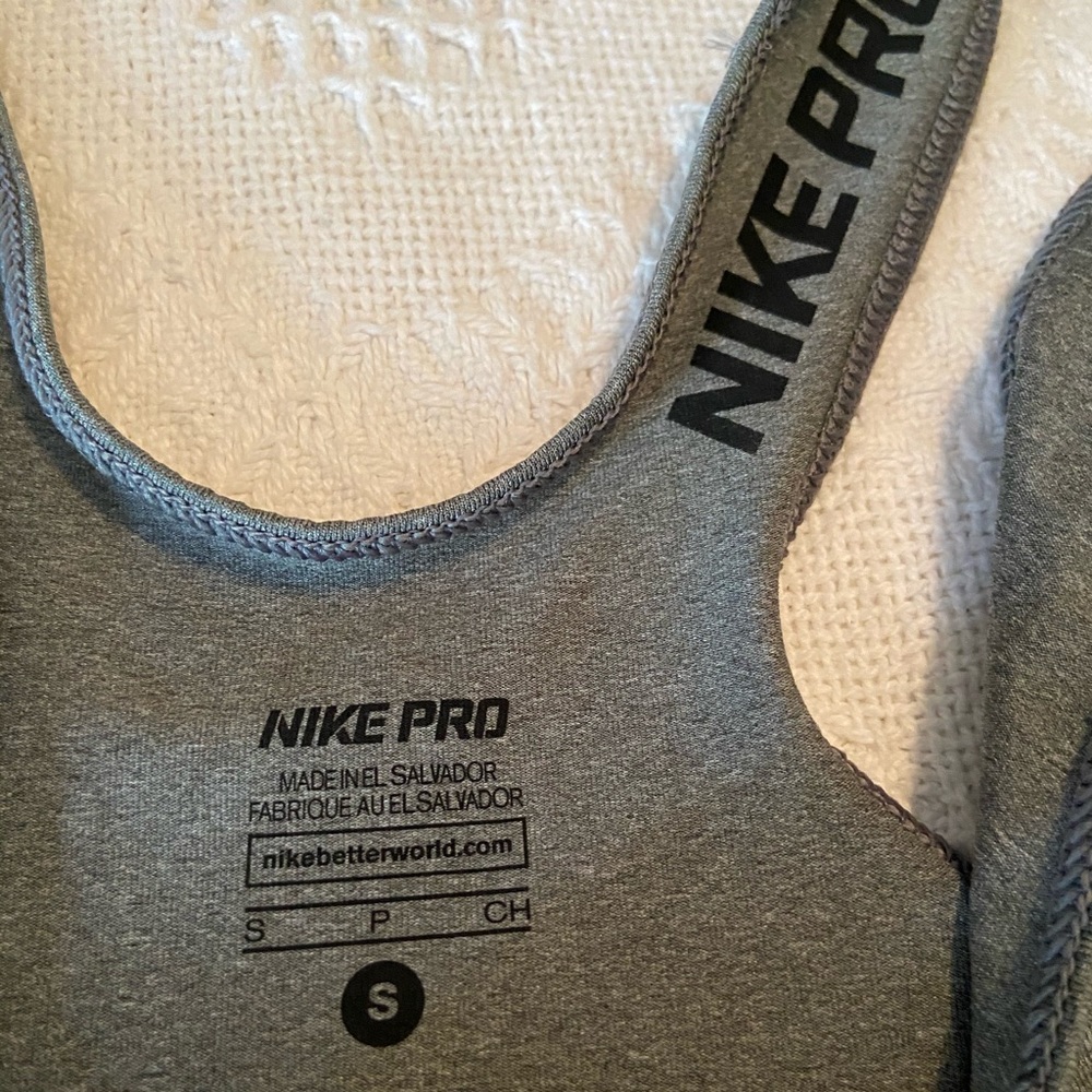 Nike - Picture 6 of 6